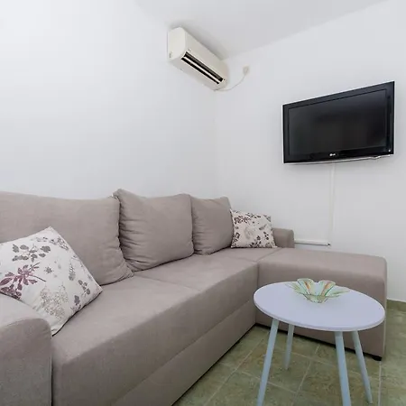 Apartament Mika 2 *