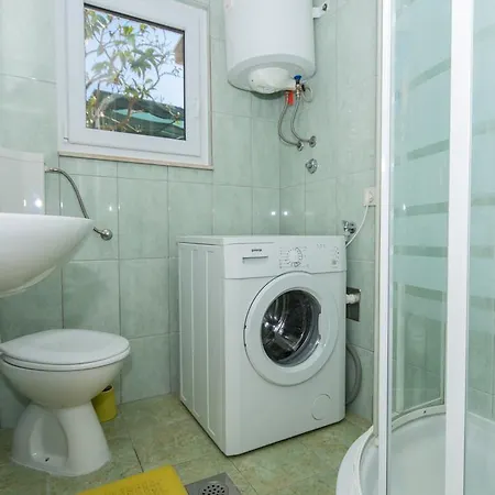 Apartament Mika 2 *
